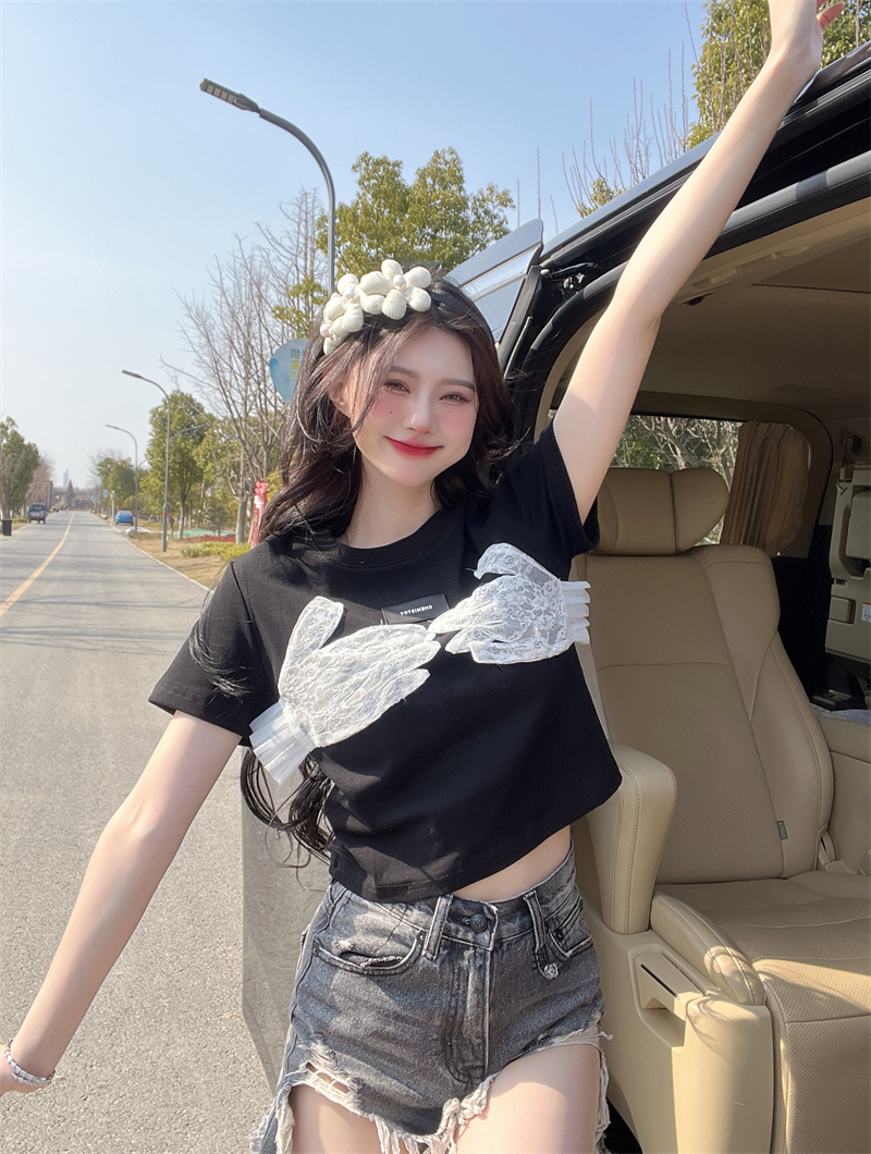 Spell yarn stereoscopic lace decoration T-shirt for women