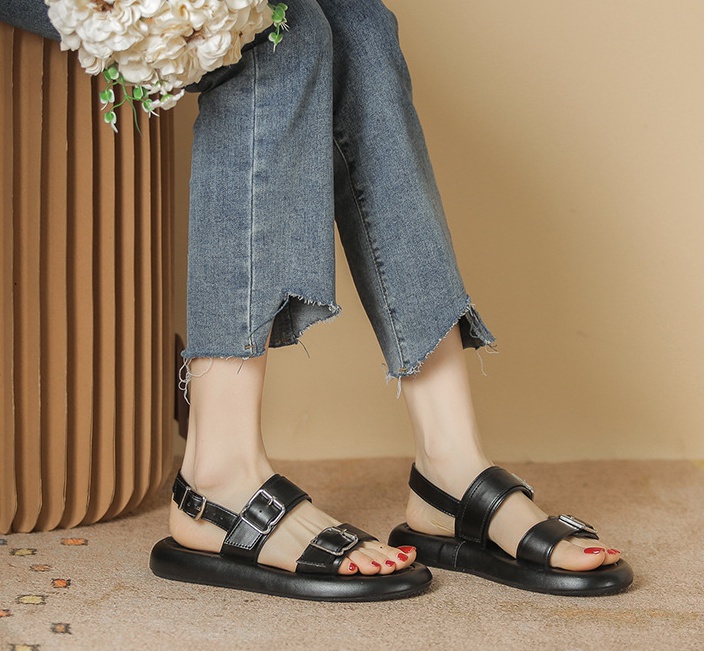 Thick crust flat summer wears outside sandals for women