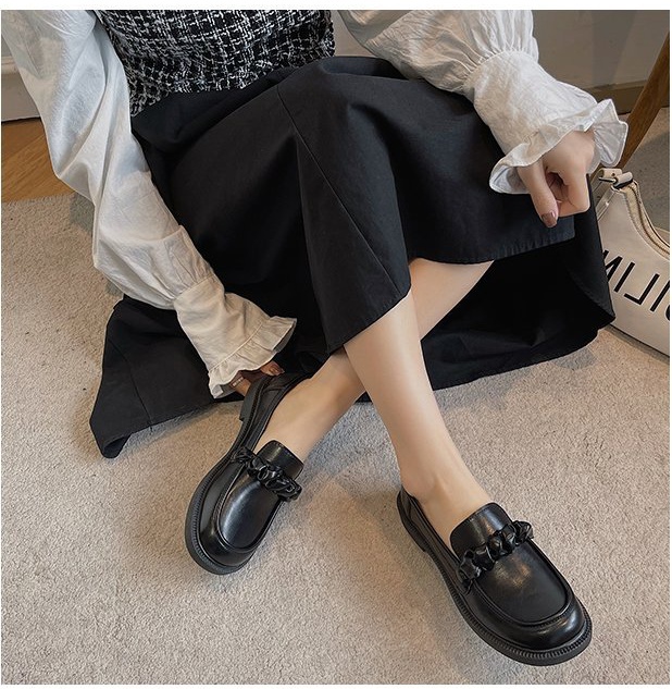 Low British style leather shoes square head shoes for women