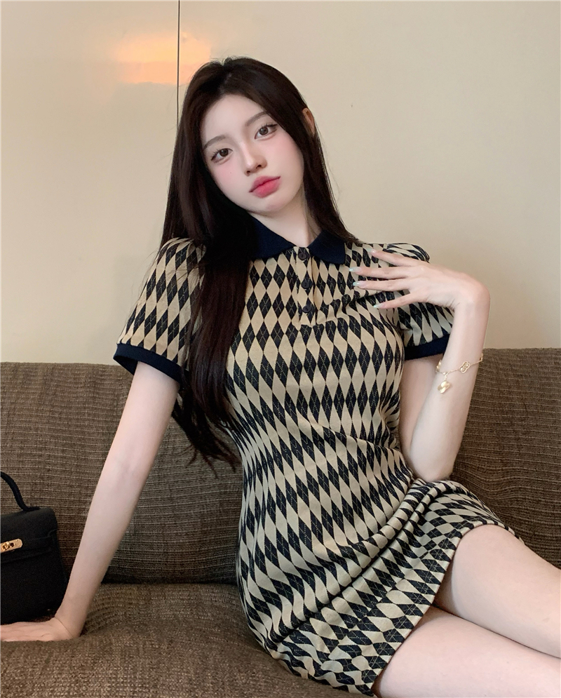 Short sleeve retro quilted knitted dress