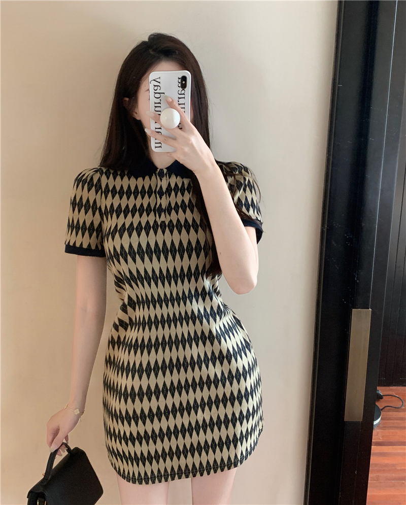 Short sleeve retro quilted knitted dress