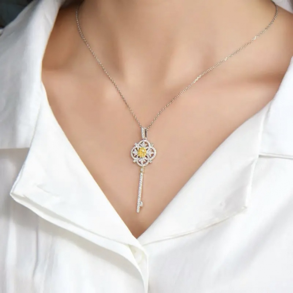 European style key pendant clavicle necklace