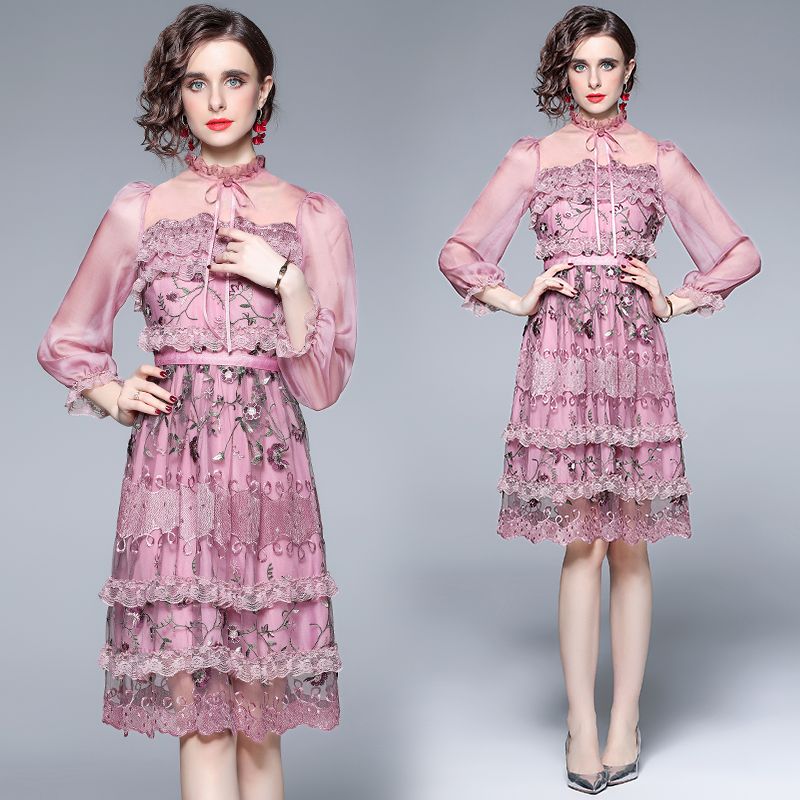 Pinched waist embroidery temperament cake lace dress