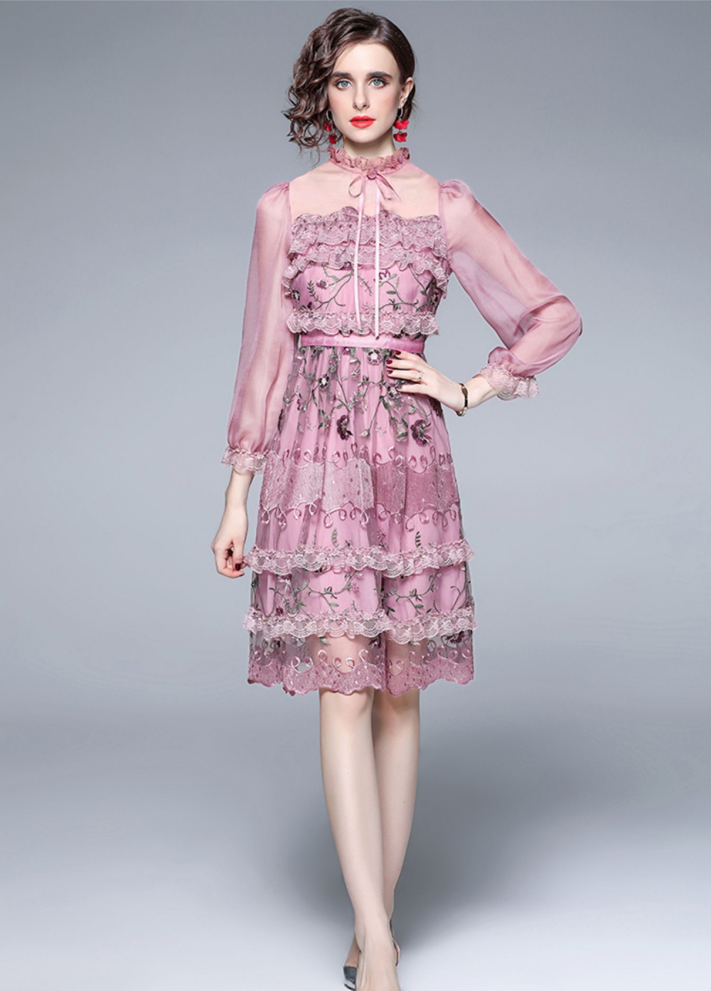 Pinched waist embroidery temperament cake lace dress