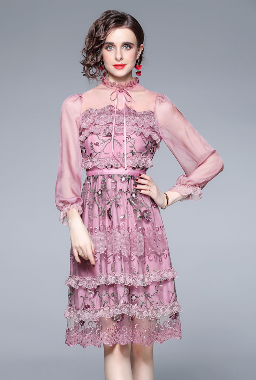 Pinched waist embroidery temperament cake lace dress