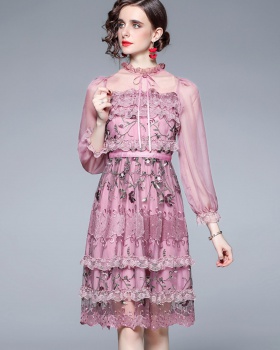 Pinched waist embroidery temperament cake lace dress