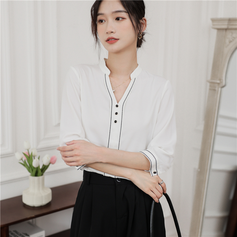 V-neck small shirt embroidery shirt for women