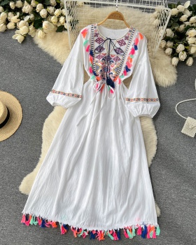 Temperament vacation embroidery dress for women