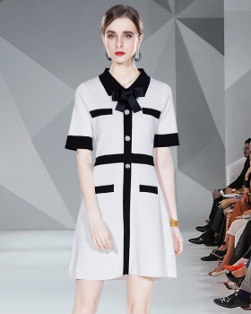Black-white splice knitted fashion and elegant dress