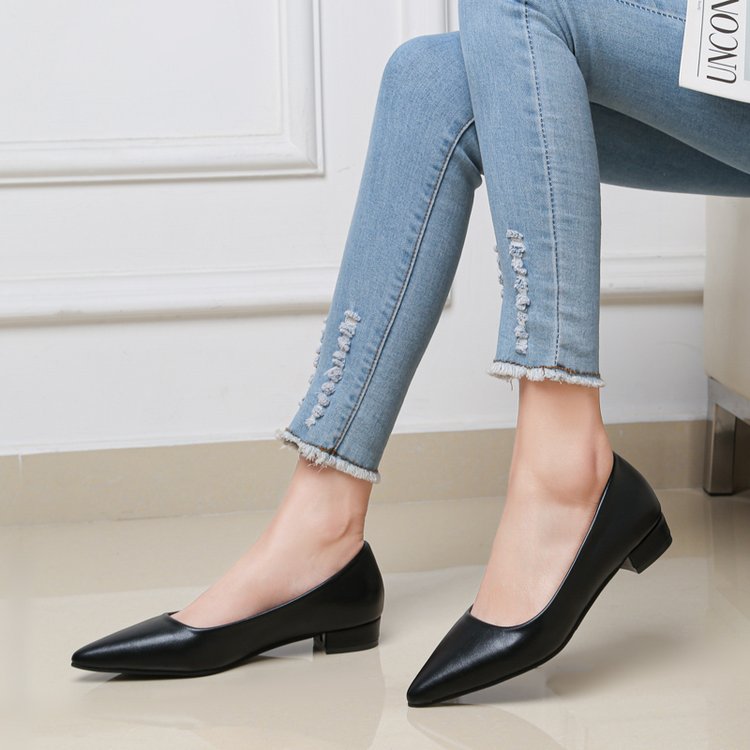 Low thick footware Korean style pointed flattie for women