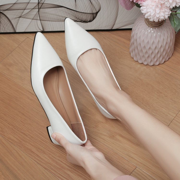 Low thick footware Korean style pointed flattie for women