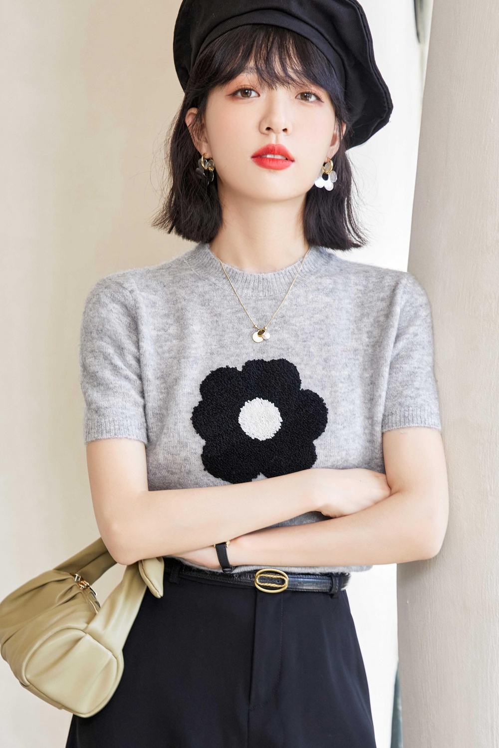 Gray short sleeve flowers summer knitted tops for women