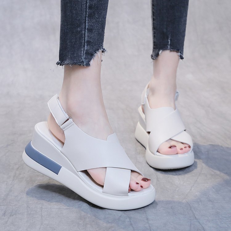 Thick crust trifle slipsole Casual summer buff sandals