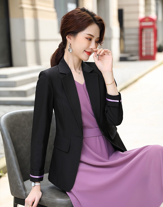 A buckle short tops Casual business suit for women