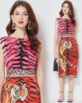 Tiger package hip split high waist round neck slim dress