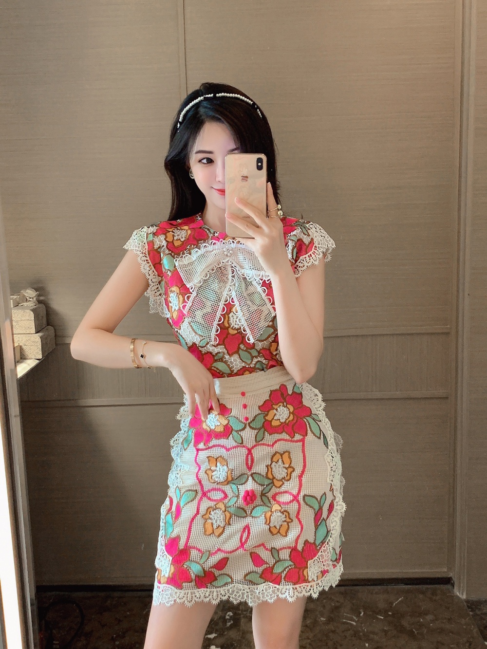 Colors rose-red short skirt embroidery tops 2pcs set