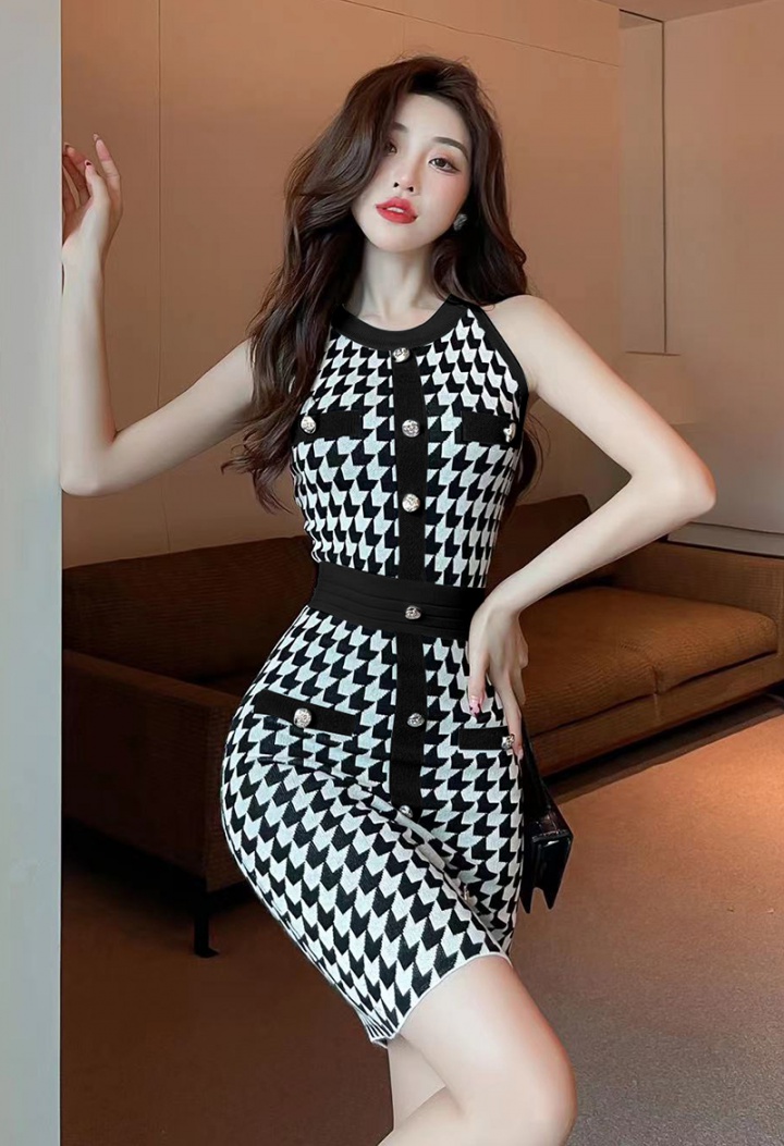 Houndstooth temperament package hip France style dress