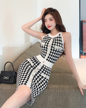 Houndstooth temperament package hip France style dress