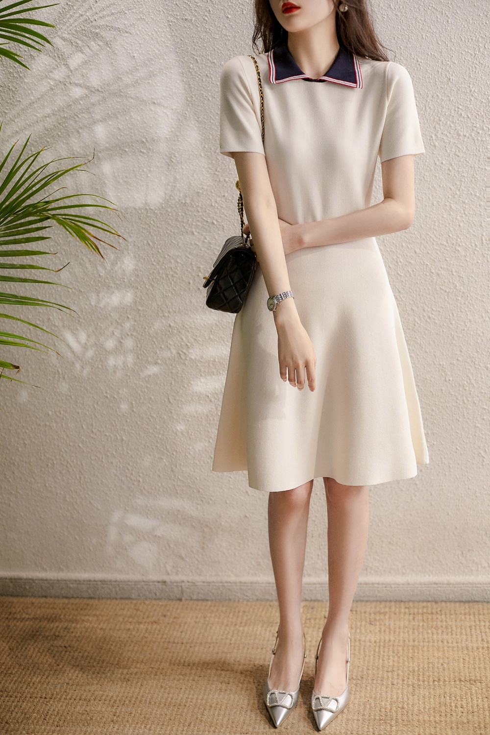 White slim summer knitted dress