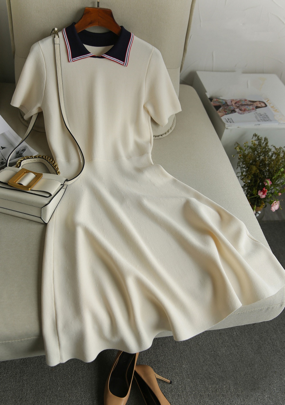 White slim summer knitted dress