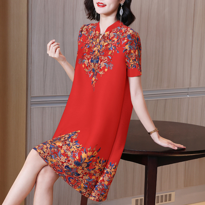 Retro fold middle-aged Western style dress for women