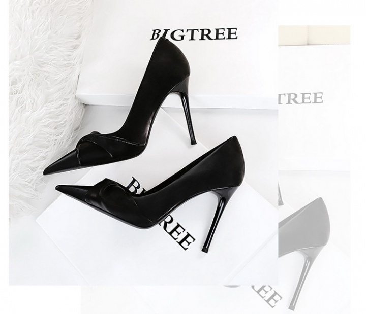 Elegant pointed shoes slim high-heeled shoes for women