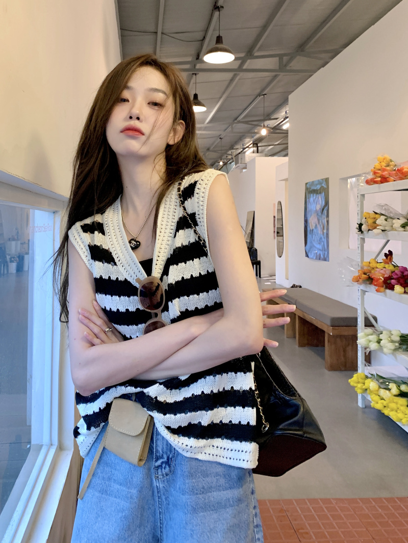 Knitted mixed colors tops stripe vest