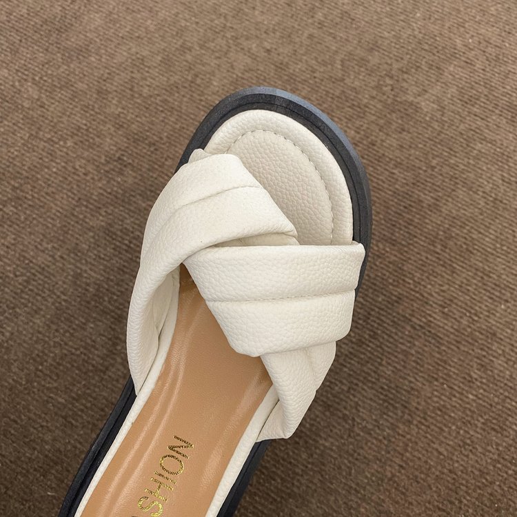 Thick crust summer Korean style slippers for women
