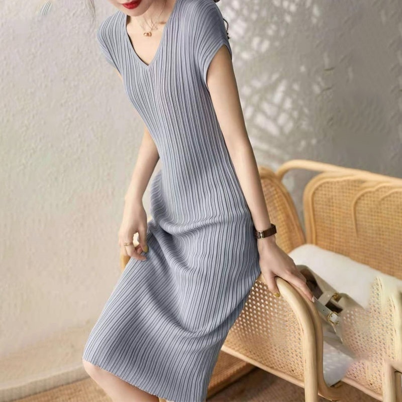 V-neck summer slim knitted dress