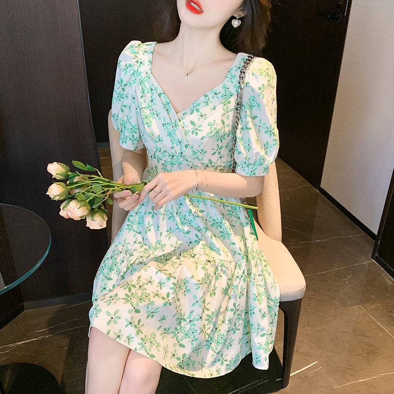V-neck summer puff sleeve refreshing floral light dress