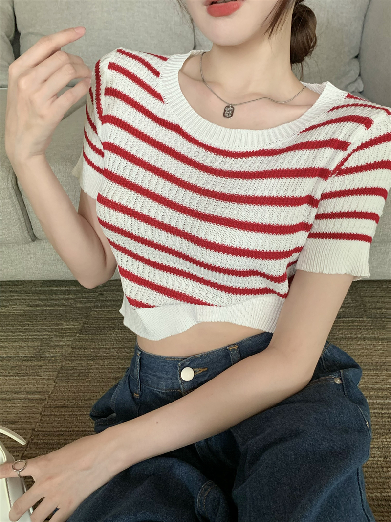 Knitted stripe mixed colors short tops for women
