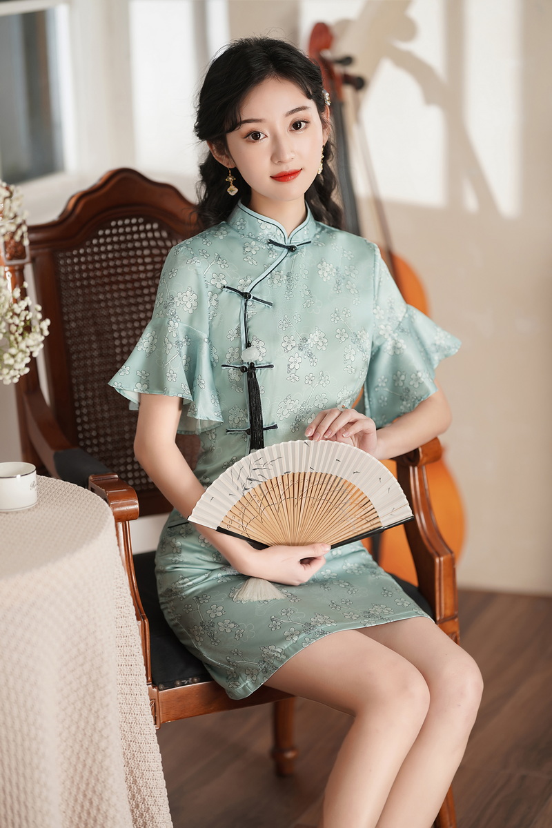 Slim elegant Chinese style retro classical cheongsam