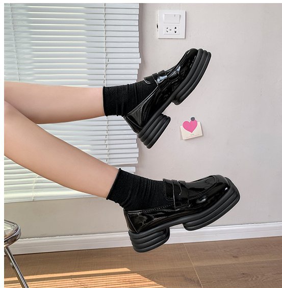 Low leather shoes square head shoes for women