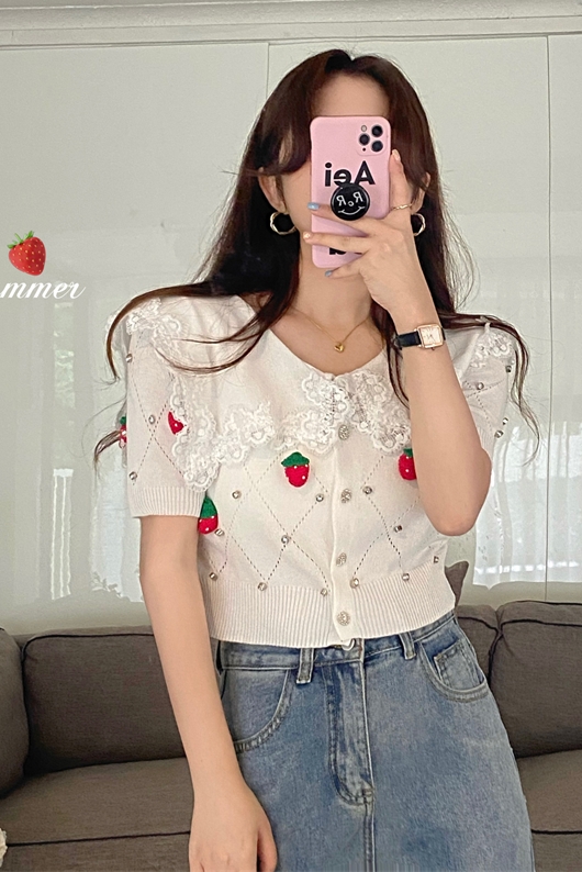 White doll collar tops strawberries T-shirt