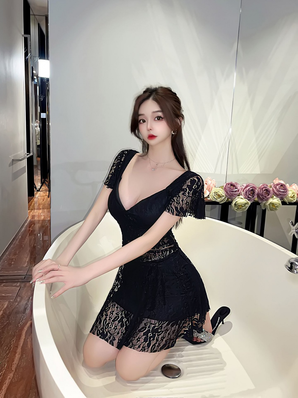 Lace pinched waist low-cut perspective sexy slim dress