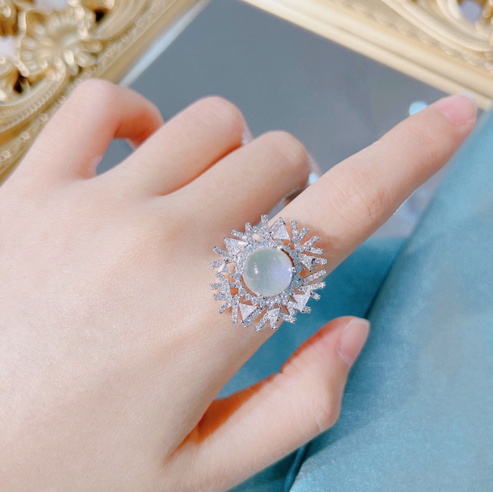Opening creative light dazzle snowflake ring for women