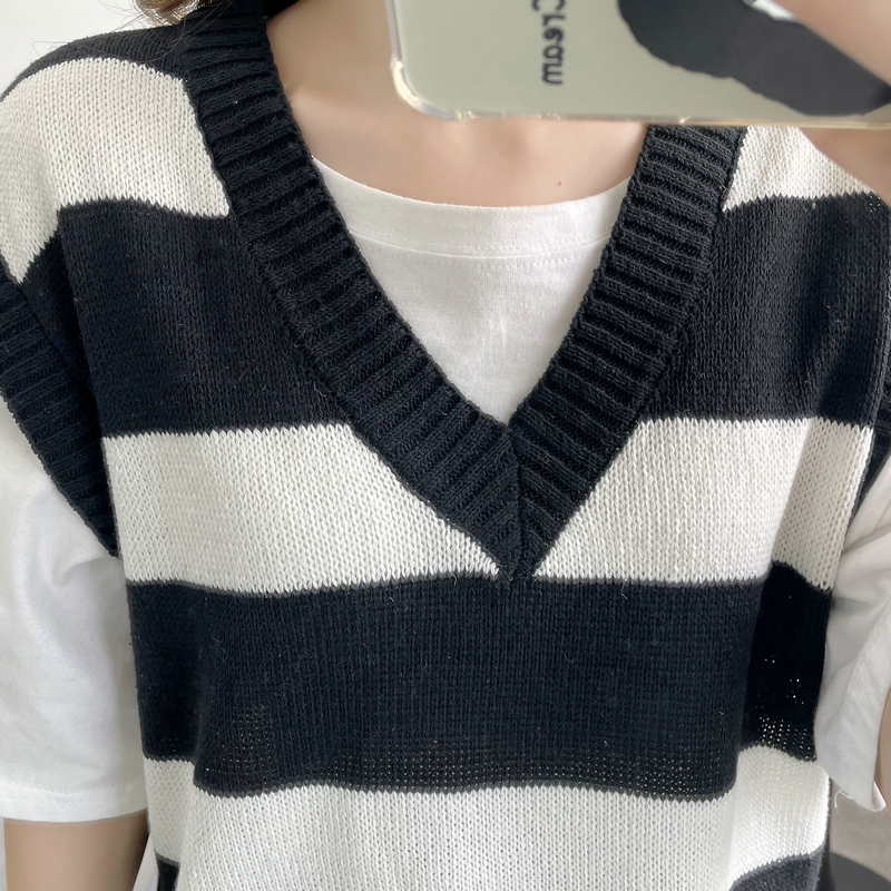 Retro knitted waistcoat black-white collar sweater