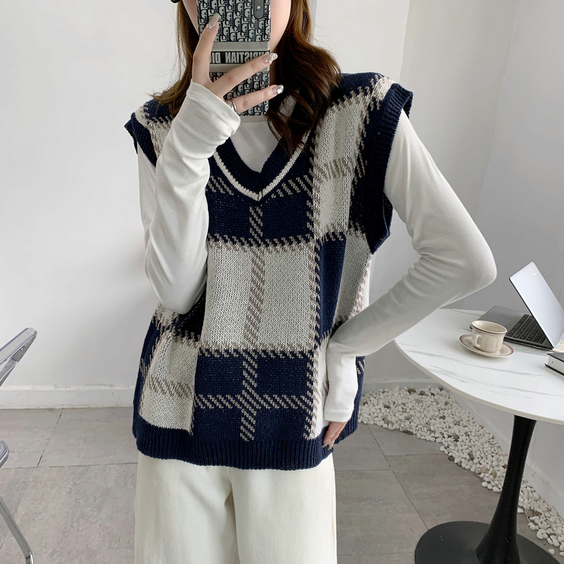 V-neck Korean style vest knitted sleeveless sweater