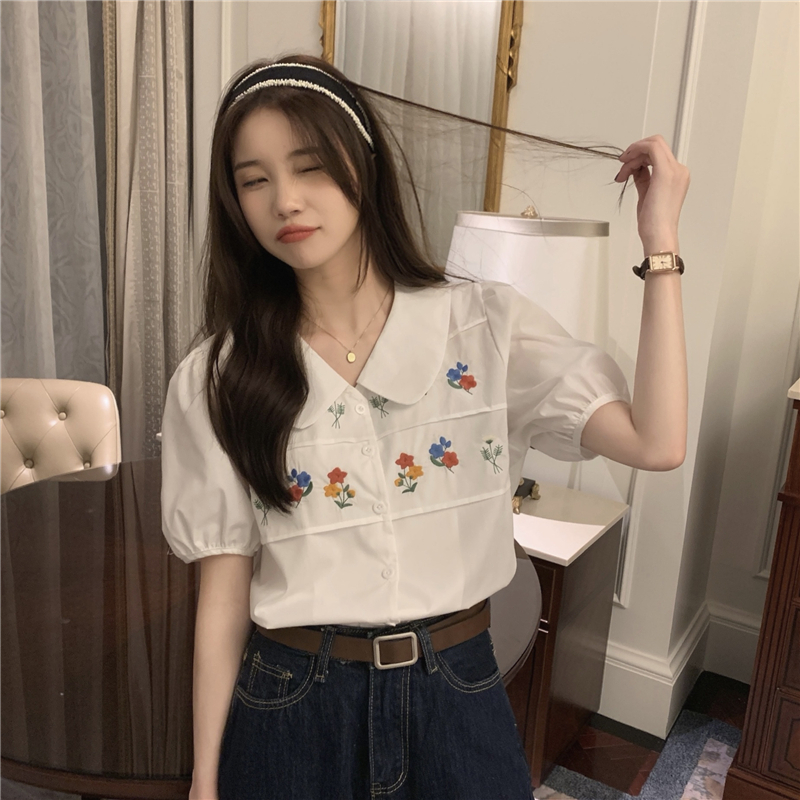 Short sleeve embroidery doll collar shirt for women