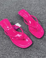 Summer high-heeled slippers wears outside 