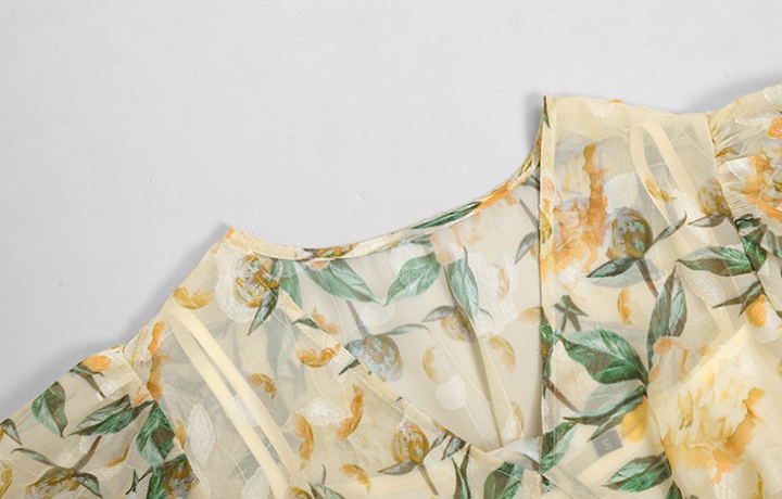 Slim V-neck puff sleeve printing lotus leaf edges dress