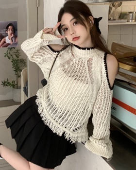 Long sleeve loose strapless hollow sweater