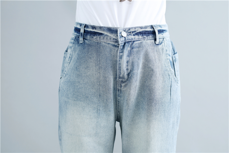 Loose light-blue wear white retro jeans for women