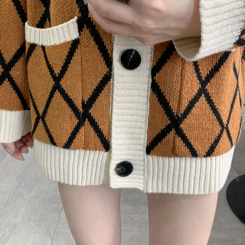 Knitted loose coat grid retro sweater for women
