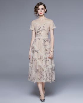 Slim embroidery gauze cake summer temperament dress