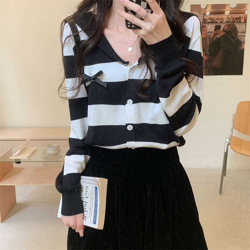 Stripe V-neck tops Korean style knitted sweater