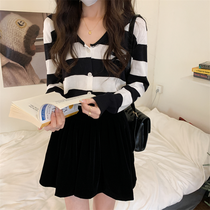 Stripe V-neck tops Korean style knitted sweater