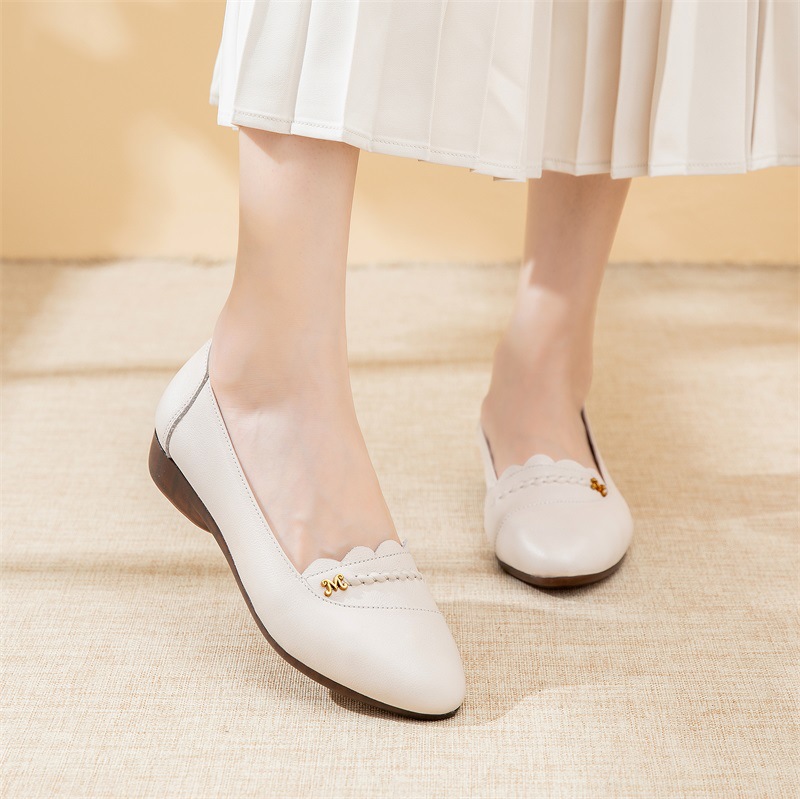Soft surface spring and autumn soft soles shoes for women