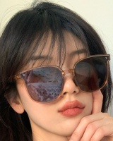 Modeling big face slim shade Sunglasses