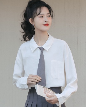 Long sleeve white pocket led lapel autumn shirt